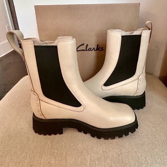 Clarks Shoes - Clarks Stayso Chelsea Boots (NWT)